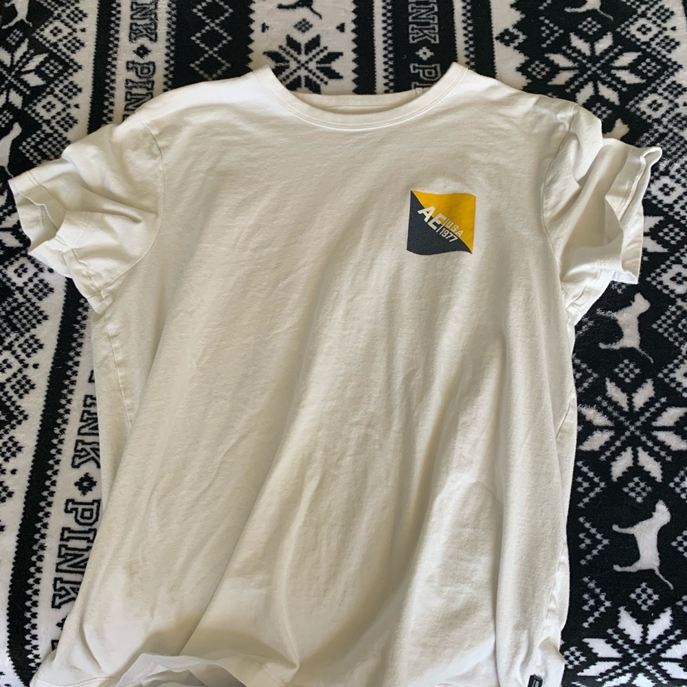 American Eagle Short Sleeve